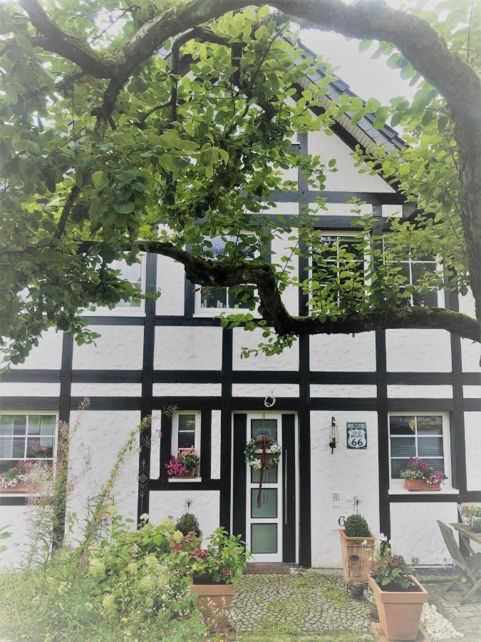 Feriendomizil Burg Apartment Overath Bagian luar foto